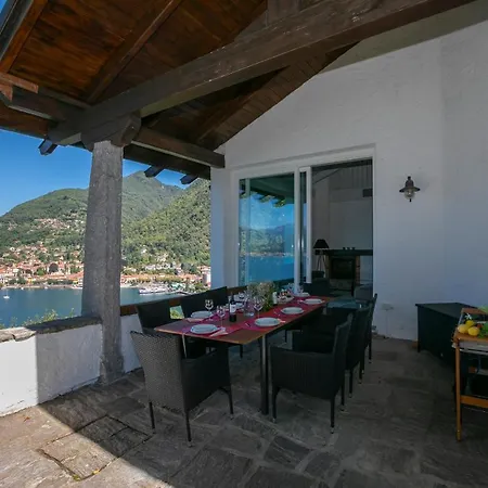 Laveno-mombello Sleeps 6 Pool