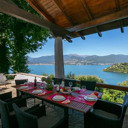 Laveno-mombello Sleeps 6 Pool Villa